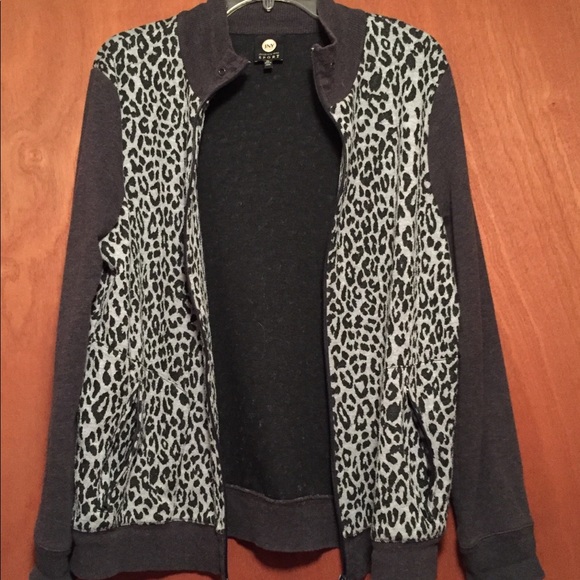 JNY Sport Women’s Jacket sweater gray Leopard Print Full Zip size XL knit pocket - Picture 6 of 8